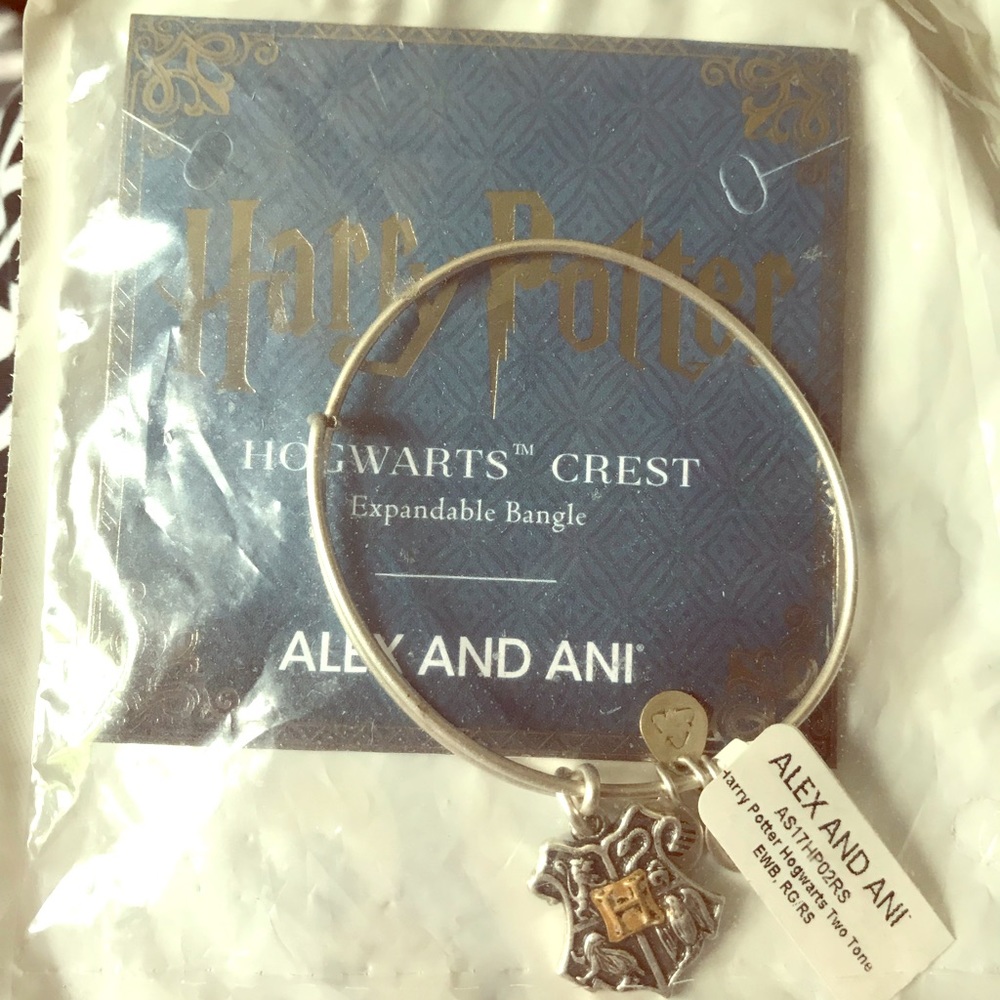 Alex and Ani Harry Potter Hogwarts Crest bracket